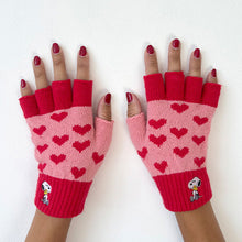 Peanuts Love Fingerless Gloves - knit detail