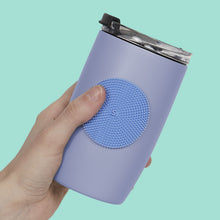 Speks Slabs circle static blue sensory sticker on a mug