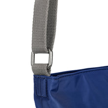 Kennington B Crossbody Sustainable Medium Burnt Blue